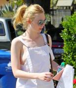 Elle Fanning Candids In La 2017 - Nipslip