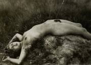 &Amp;Quot;Nude With Arrow&Amp;Quot; Photographed By Gerhard Riebicke (1926)