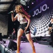 Jojo Flaunting T&Amp;Amp;Amp;A On Stage