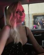Sophie Turner's Cleavage At The Got Premiere. She Clearly Wants To Get Everyone's ...