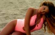 Beyonce's Swimsuit Crease &Amp;Amp;Lt;3