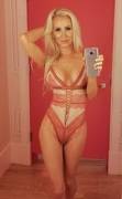 Eva Lyn Selfie