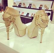 Hi Guys And Girls! I Have A Friend That Is Searching For A Pair Of Shoes That She ...