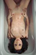 Elle D In The Tub