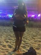 [Oc][48F] - Flashing On The Beach In Front Of A Crowded Bar