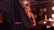 Miley Cyrus Slips Her Nipple Live Mtv Vmas - Gif And Photos Video At Blog 1080P