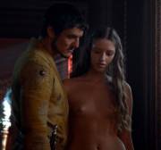 Nude On Game Of Thrones S04E01