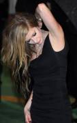 One Of The Og Pit Goddesses, Avril Lavigne Flashing Her Delicious Pits While In Rain ...