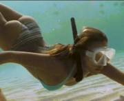 Jessica Alba Has Some Serious Snorkeling Skills.