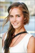 Isabel Lucas