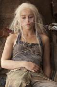 Emilia Clarke &Amp;Quot;Daenerys&Amp;Quot; ( Oc ) More In Comment