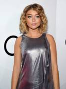 I Guess Sarah Hyland Didn't Have Any Clue Going Out Topless Could Make Thousands ...