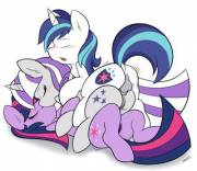 How Shining Armor And Twilight Celebrated Mother's Day [M/F][F/F][Group Incest] (Artist: ...