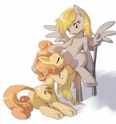 Derpy And Carrot Top [Animated F/F] (Artist: Nennanennanenna)